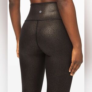 Lululemon Wunder Under High-Rise Tight 28"
Luminosity Black Copper foil size 6